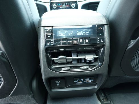 Used 2023 Jeep Grand Cherokee Overland w/ Advanced Protech Group III AWD/4WD image 32