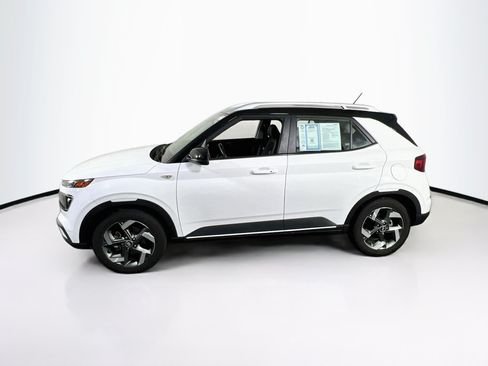Used 2023 Hyundai Venue Limited FWD image 8
