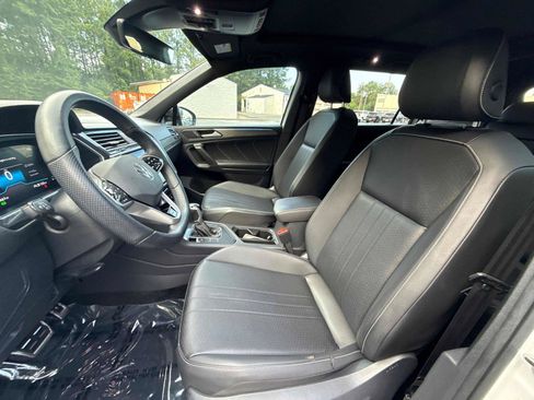 Used 2023 Volkswagen Tiguan SE R-Line FWD image 11