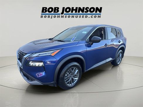 Used 2023 Nissan Rogue S image 3