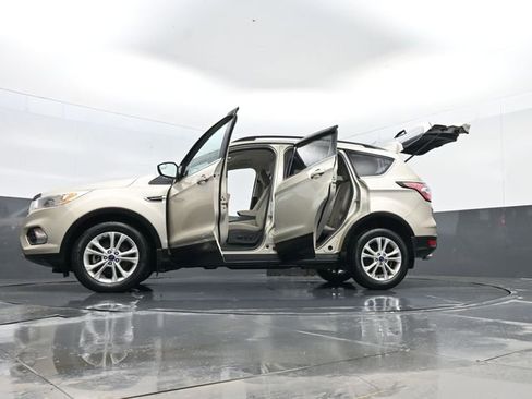 Used 2018 Ford Escape SE image 24