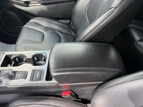 Used 2022 Ford Edge Titanium AWD/4WD image 29