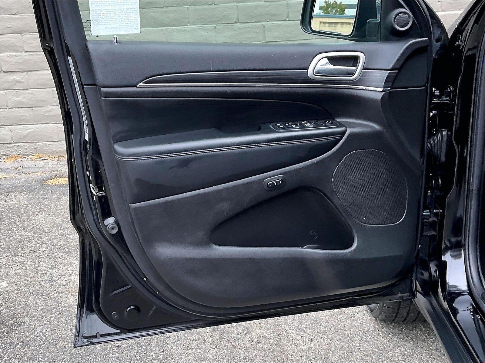 Used 2019 Jeep Grand Cherokee Limited w/ Luxury Group II AWD/4WD image 22