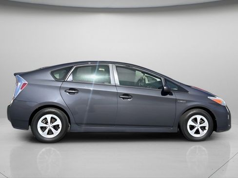 Used 2015 Toyota Prius Two FWD image 3