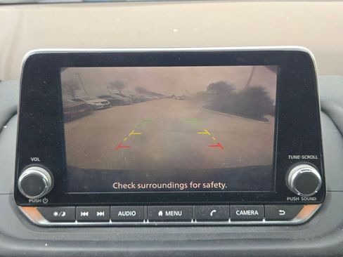 Used 2021 Nissan Rogue S image 9