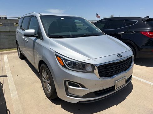 Used 2021 Kia Sedona EX FWD image 3