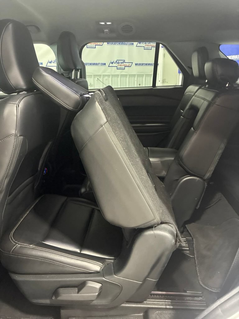 Used 2023 Ford Explorer XLT w/ Equipment Group 202A RWD image 33