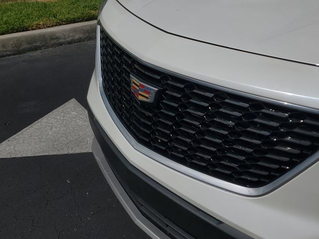 Certified 2022 Cadillac XT4 Premium Luxury w/ Safety Alert Package FWD image 10