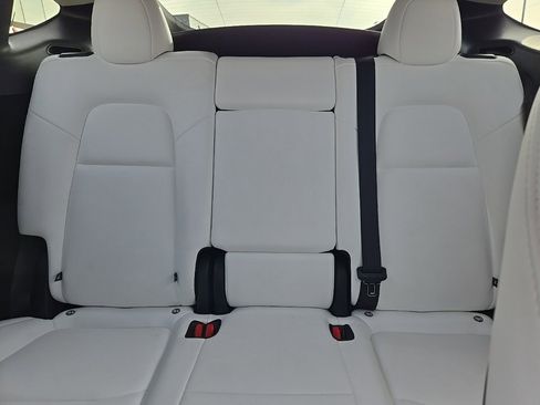 Used 2025 Tesla Model Y Long Range image 20
