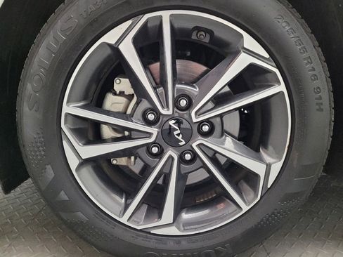 Used 2024 Kia Forte LXS w/ LXS Technology Package FWD image 31