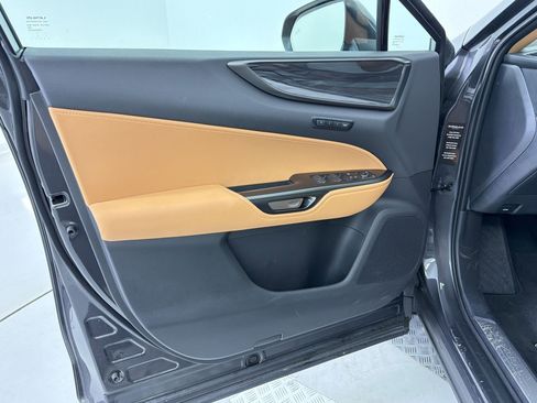 Used 2025 Lexus NX 250 FWD w/ Accessory Package (Z2) image 25