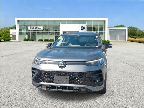 New 2026 Volkswagen Tiguan SE R-Line AWD/4WD image 3