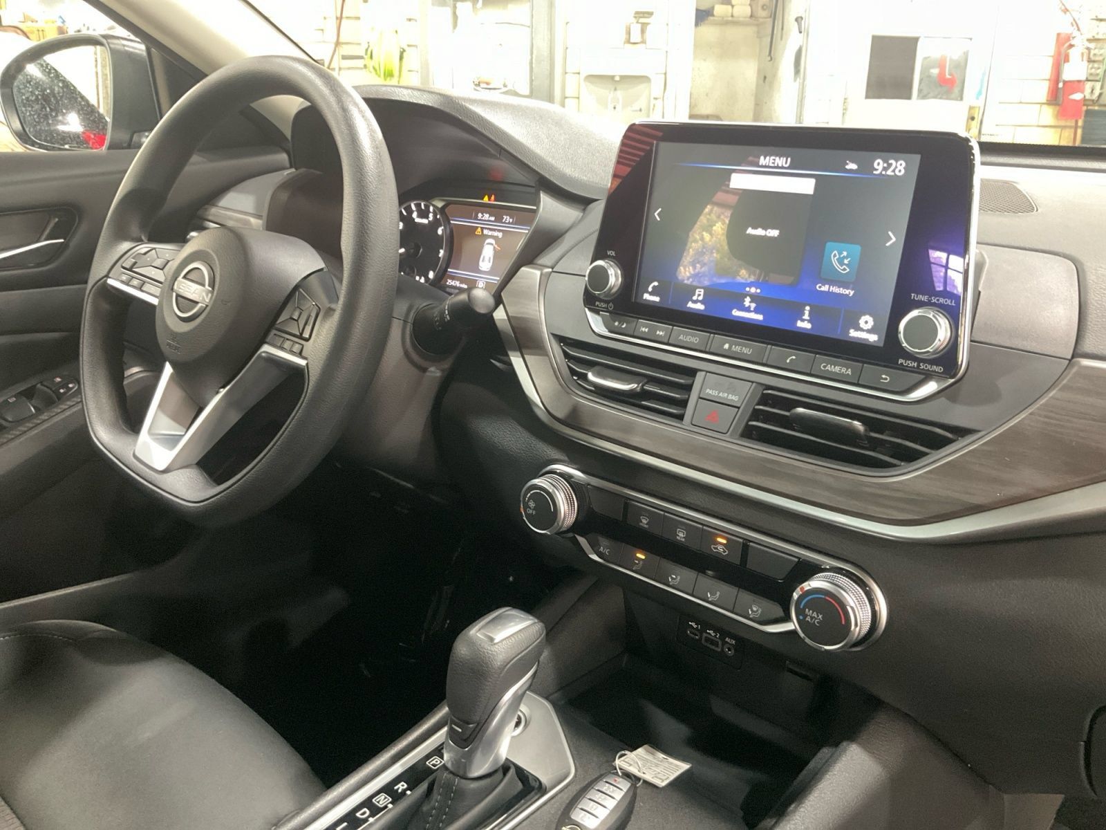 Used 2025 Nissan Altima 2.5 SV FWD image 20