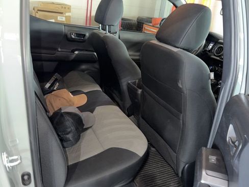 Used 2023 Toyota Tacoma TRD Sport w/ Technology Package image 12