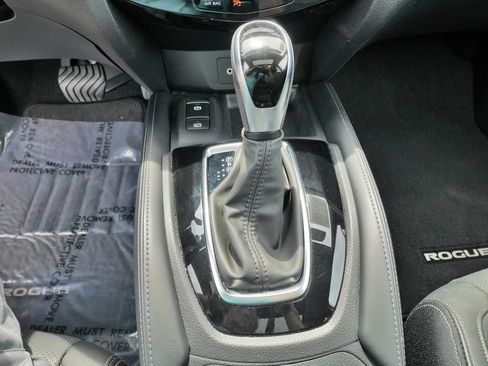 Used 2020 Nissan Rogue SL w/ Premium Package FWD image 29