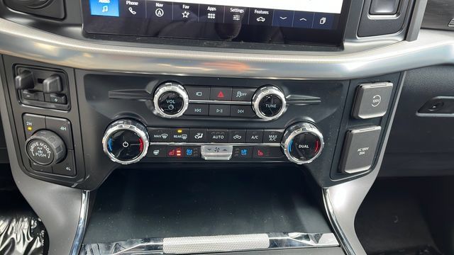 Used 2025 Ford F150 Lariat w/ Equipment Group 501A Mid AWD/4WD image 12