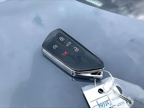 Used 2025 Volkswagen Atlas Peak Edition SE AWD/4WD image 36
