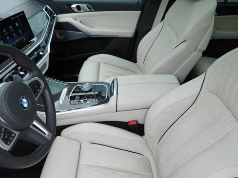 Certified 2025 BMW X5 M60i AWD/4WD image 12