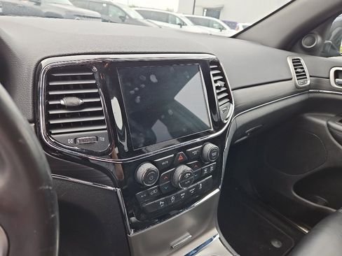 Used 2020 Jeep Grand Cherokee Limited AWD/4WD image 12