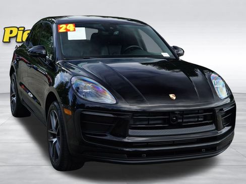 Used 2024 Porsche Macan AWD/4WD image 2