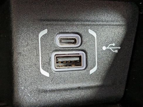 Used 2024 Jeep Compass Limited image 22