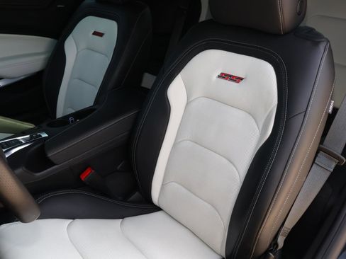 Used 2022 Chevrolet Camaro SS RWD image 11
