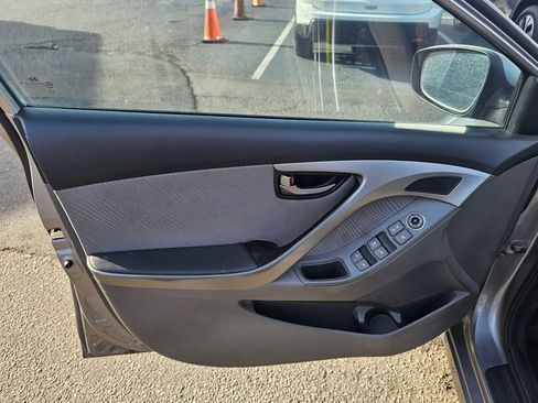 Used 2013 Hyundai Elantra GLS w/ Preferred Pkg image 12