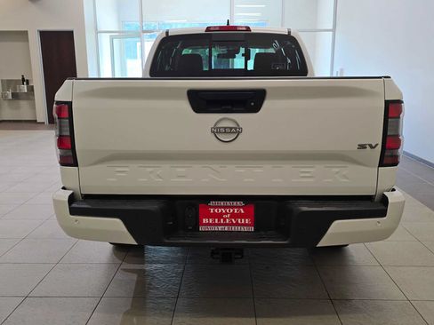 Used 2024 Nissan Frontier SV w/ SV Convenience Package RWD image 5
