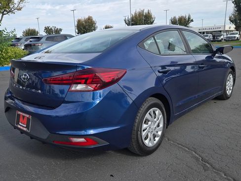 Used 2020 Hyundai Elantra SE FWD image 3