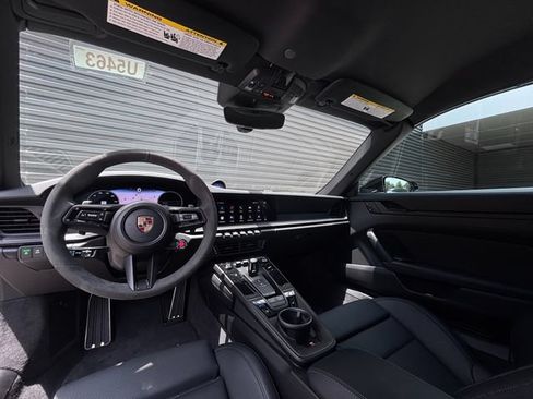 Certified 2025 Porsche 911 Targa 4 GTS AWD/4WD image 15