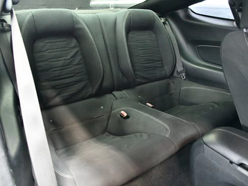 Used 2015 Ford Mustang Coupe image 31