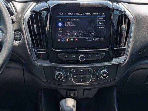 Used 2023 Chevrolet Traverse LT FWD image 30