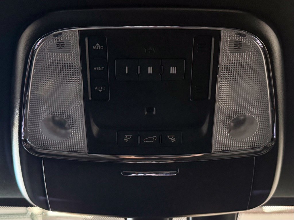 Used 2021 Jeep Grand Cherokee Limited AWD/4WD image 26