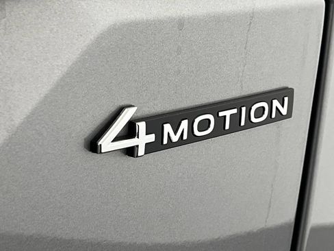 Used 2024 Volkswagen Atlas SEL Premium R-Line AWD/4WD image 37