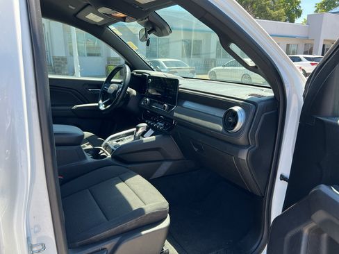 Used 2023 Chevrolet Colorado LT AWD/4WD image 12