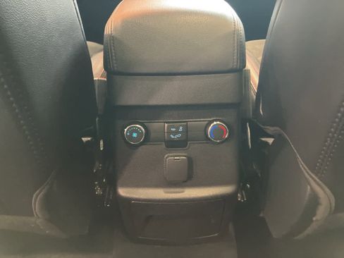 Used 2019 Ford Explorer XLT w/ Equipment Group 202A image 29