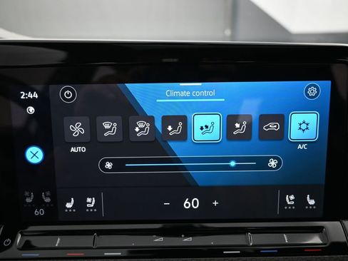 Used 2024 Volkswagen GTI SE w/ SE Leather Seats Package image 31