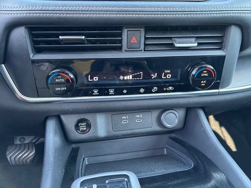 Certified 2025 Nissan Rogue SV AWD/4WD image 20