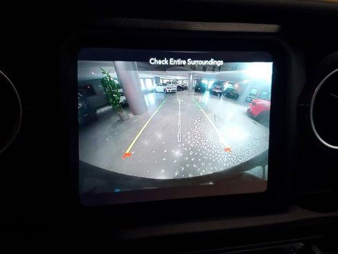 Used 2022 Jeep Wrangler Unlimited Sahara w/ Cold Weather Group image 26