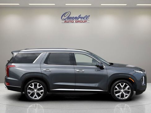 Used 2022 Hyundai Palisade SEL w/ Premium Package FWD image 3