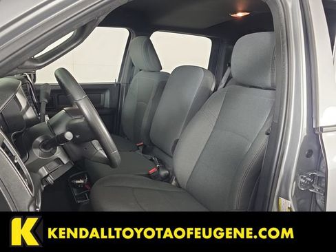 Used 2024 RAM 2500 Tradesman w/ Chrome Appearance Group AWD/4WD image 19
