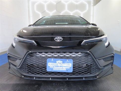 Used 2023 Toyota Corolla SE FWD image 2