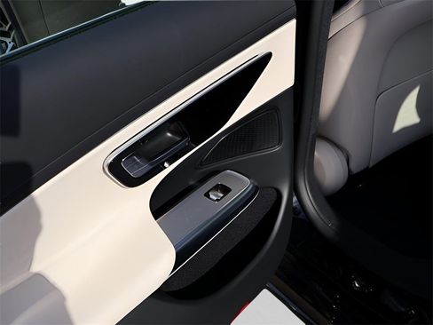 New 2026 Mercedes-Benz E 350 4MATIC Sedan image 24