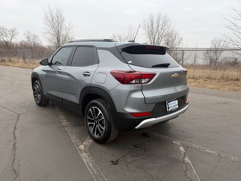 Used 2025 Chevrolet TrailBlazer LT w/ LT Cold Weather Package image 9