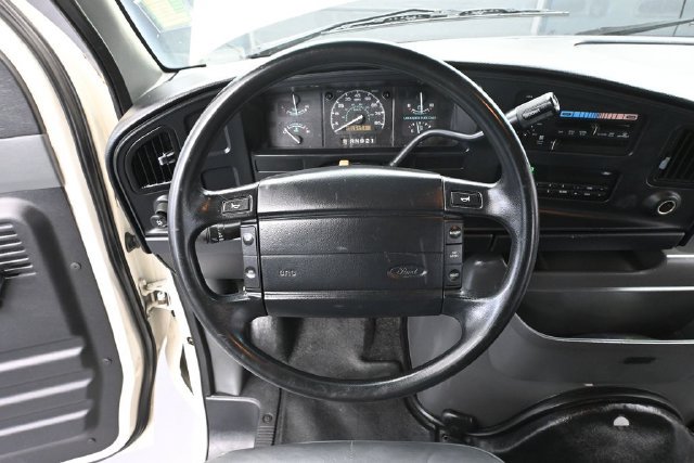Used 1995 Ford E-150 and Econoline 150 Club Wagon RWD image 17