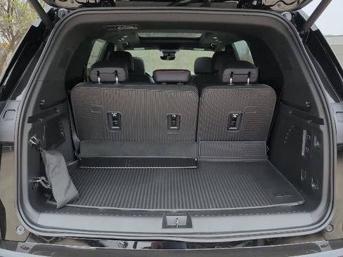 New 2026 Chevrolet Traverse RS w/ LPO, Floor Liner Package FWD image 11