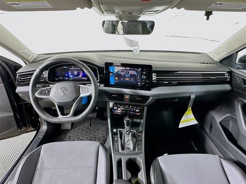 New 2026 Volkswagen Jetta SE image 3