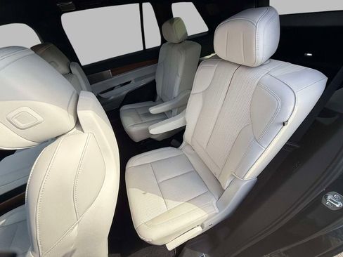 New 2026 Cadillac Vistiq Luxury AWD/4WD image 13