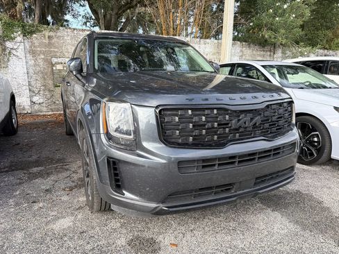 Certified 2022 Kia Telluride EX w/ EX Premium Package AWD/4WD image 4