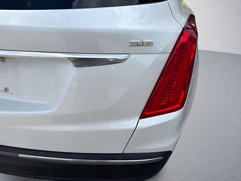 Used 2018 Cadillac XT5 Premium Luxury FWD image 36